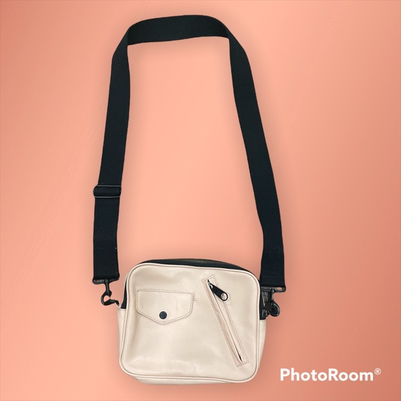 GAP Handbags - Gap Leather Crossbody